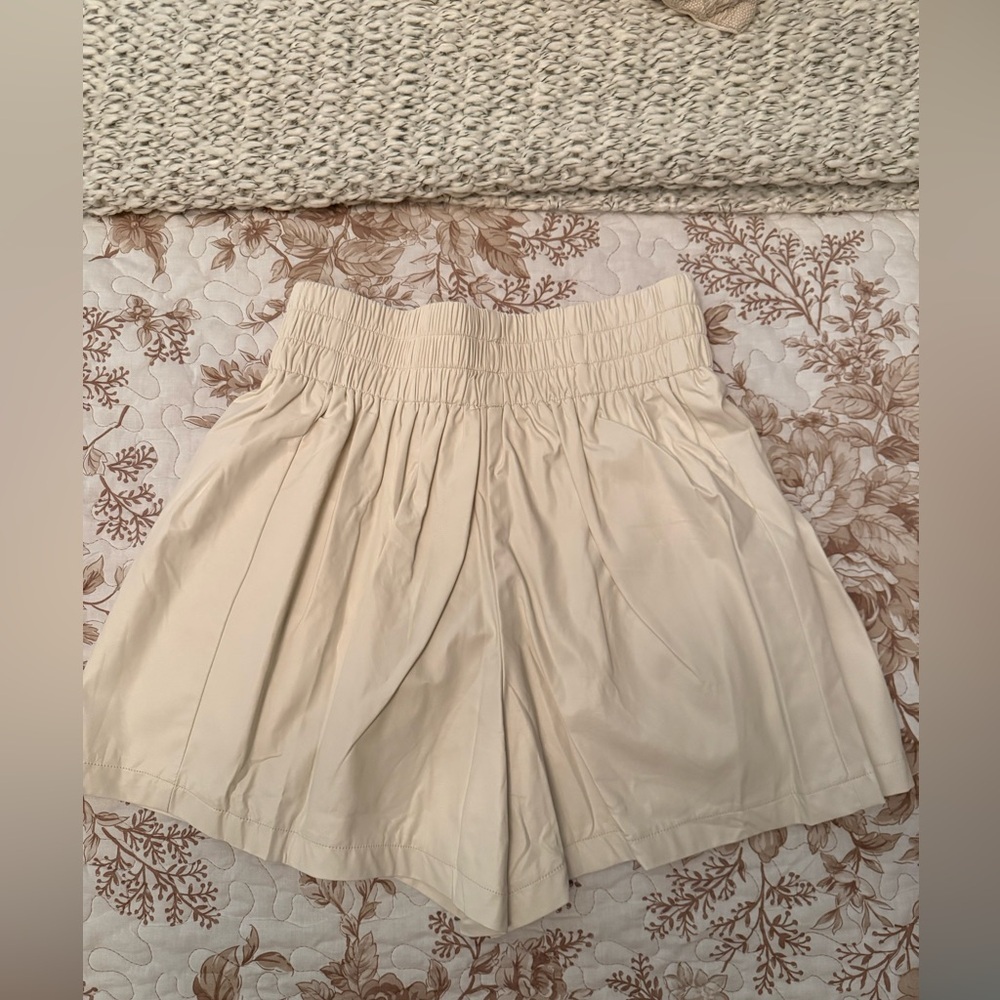 NWT Pinch Faux Leather Shorts- Cream - Picture 5 of 7